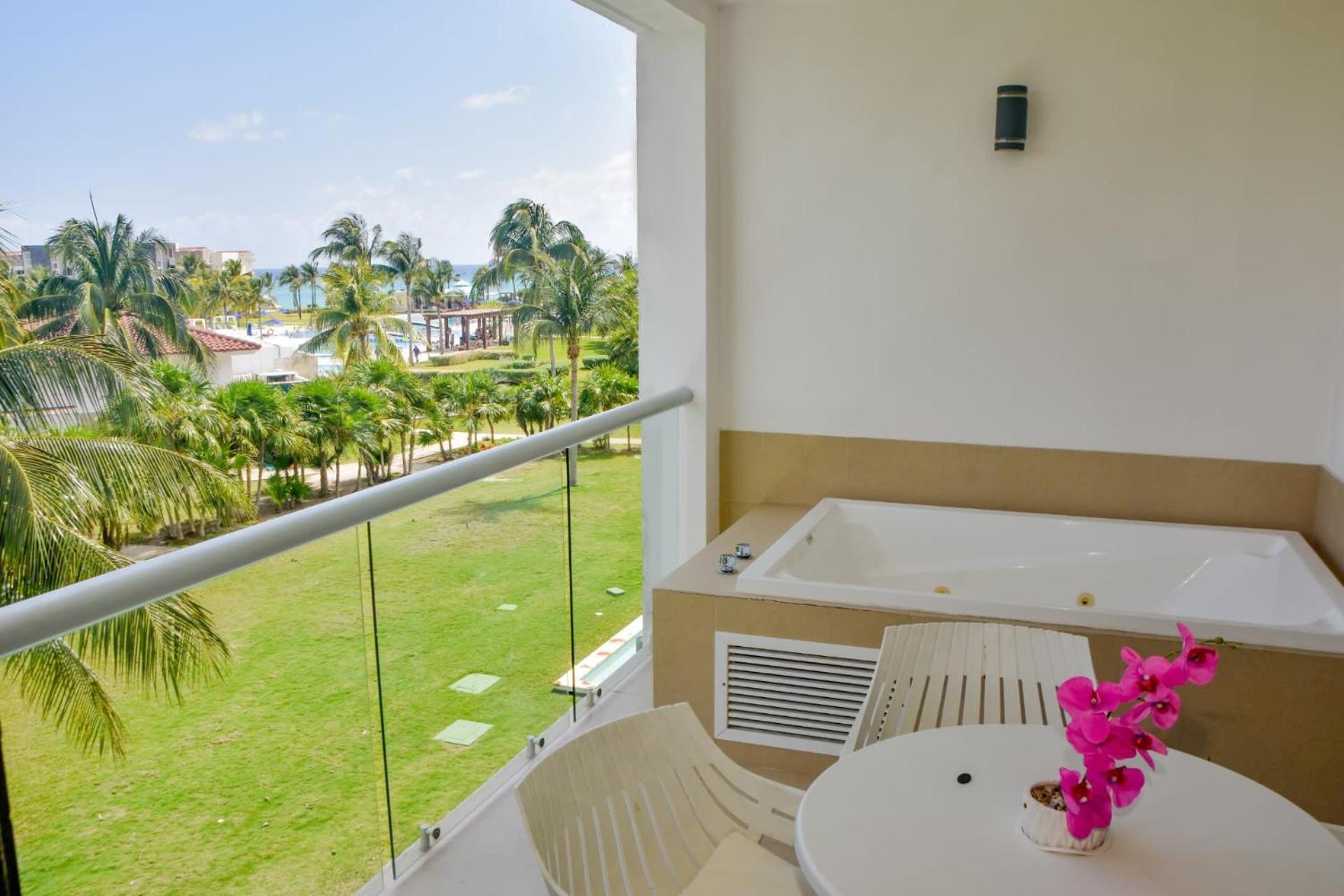 Luxurious Hideaway With Private Access Apartamento Playa del Carmen