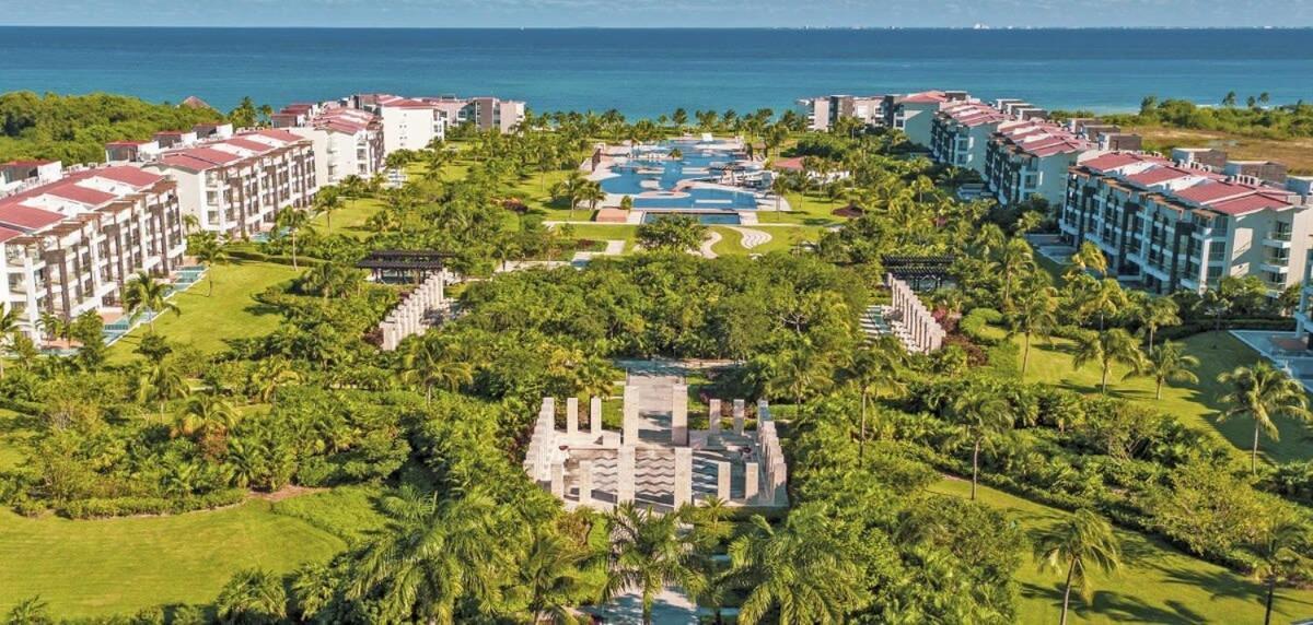 Luxurious Hideaway With Private Access * Playa del Carmen
