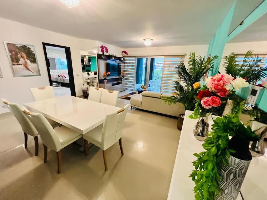 Luxurious Hideaway With Private Access Apartamento