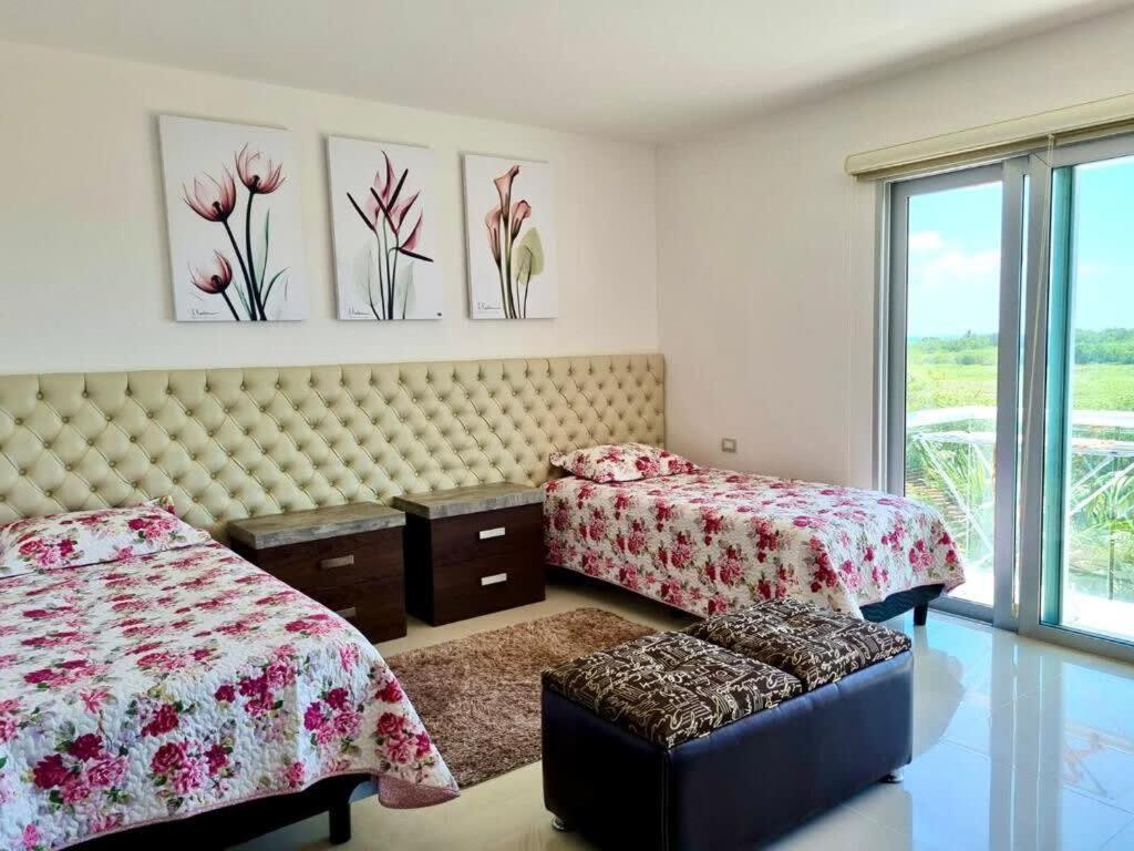 Luxurious Hideaway With Private Access Apartamento